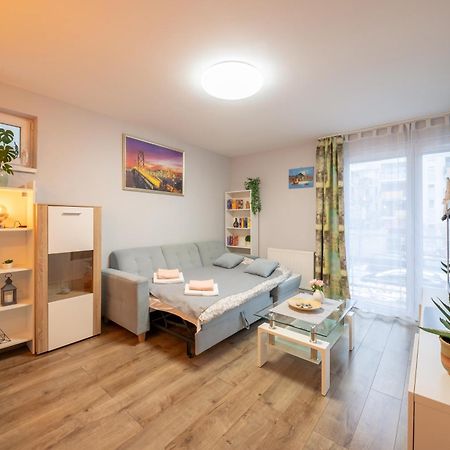Center Budget Apartment Inside Free Parking Self Check-In Free Streaming Ac Balcony Budapest Exterior photo